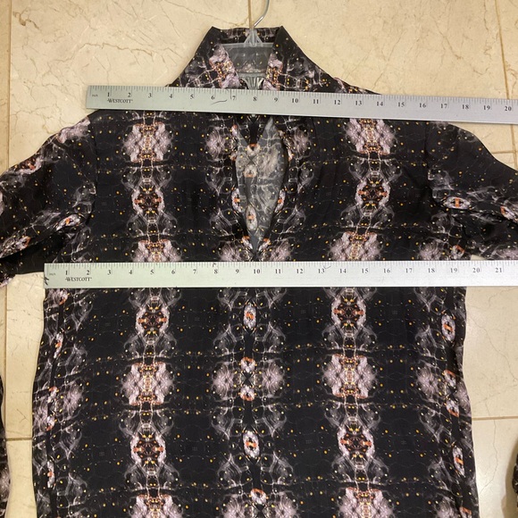 Theyshen’s Theory Beasy Printed Long Sleeve Silk Tunic Blouse, Split Neck, Sz S - Picture 11 of 12